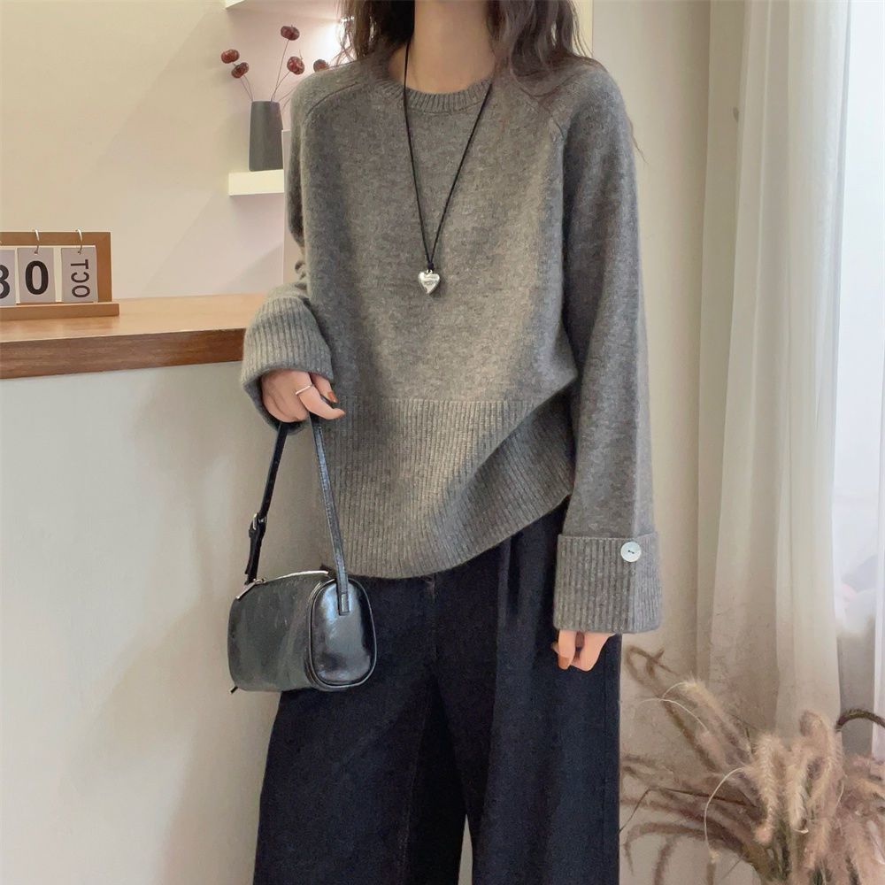 Thick round neck sweater for women in autumn and winter